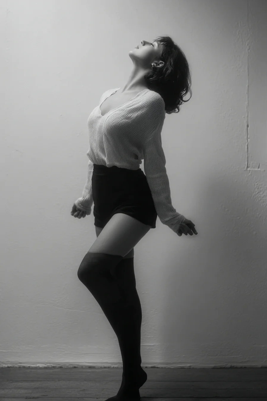 Upward Arch in Monochrome